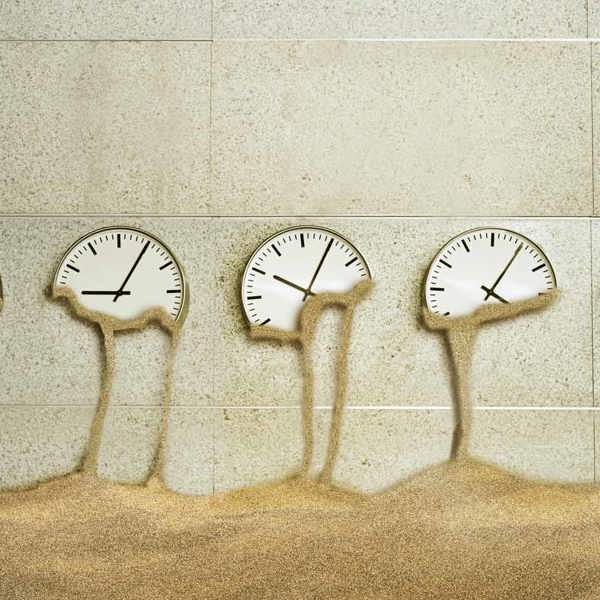 sand-melting-clocks